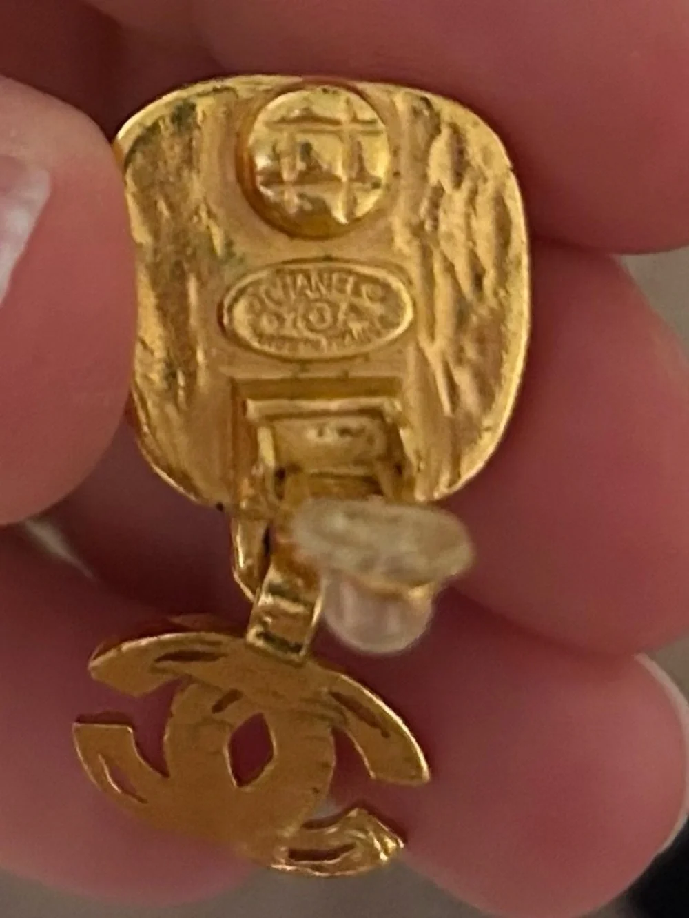 Vintage CHANEL Gold earrings